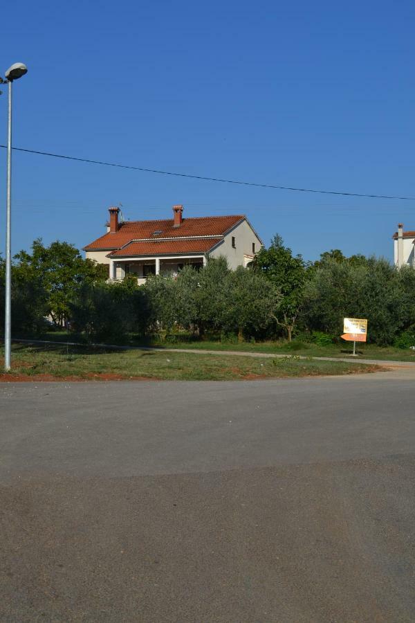 Apartments Denis Poreč Exterior foto
